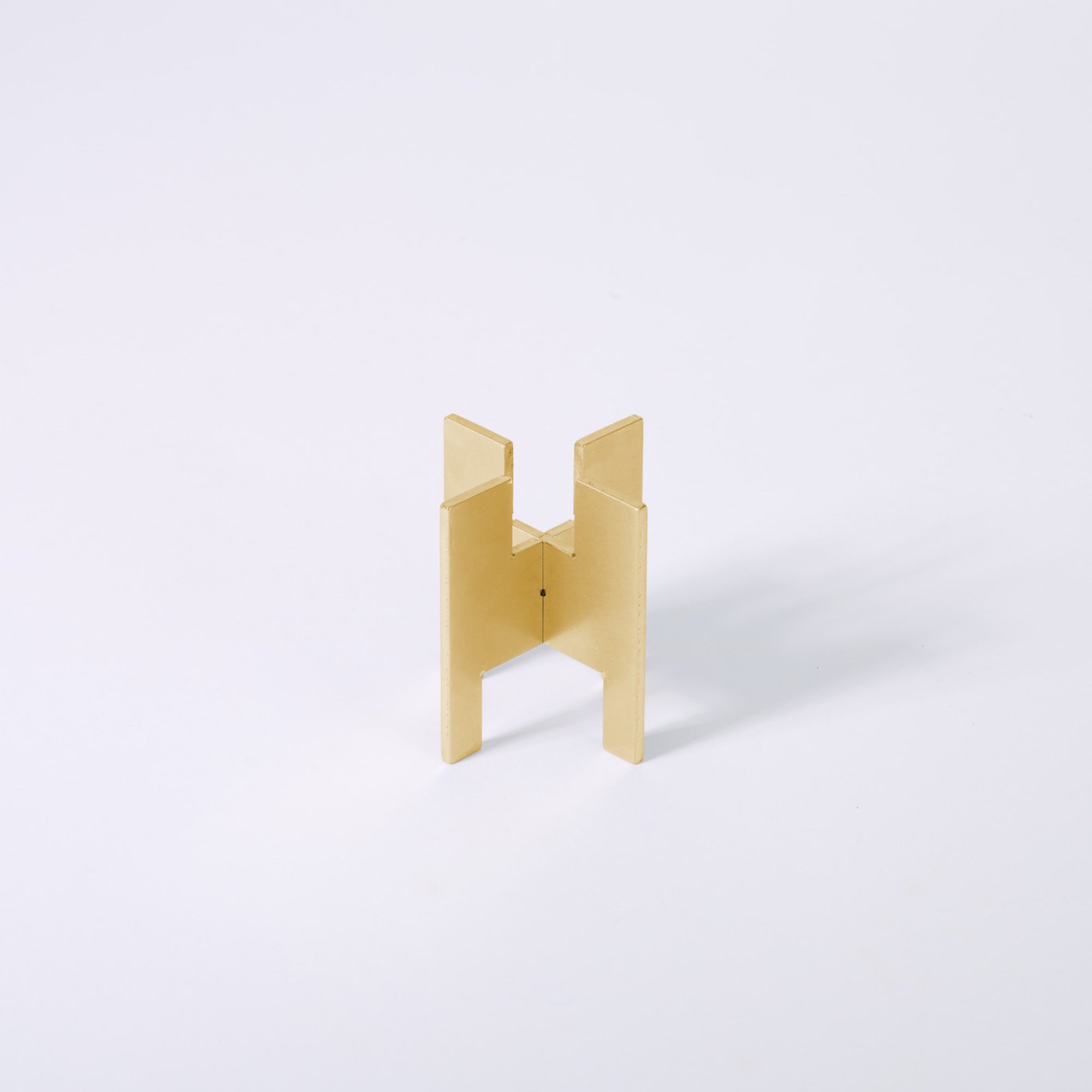 H64 // Kerzenhalter aus Massivmetall